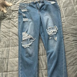Ripped Mom Jeans - W32 L27 -Size 15